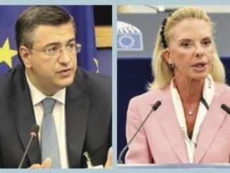 Μαρία Καρυστιανού – Στόχος το Χαρτοφυλάκιο των Μεταφορών της Ε.Ε. για να “θάψουν” τα Τέμπη