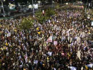Ισραήλ: Δεκάδες χιλιάδες διαδήλωσαν ξανά στο Τελ Αβίβ ζητώντας συμφωνία για να γυρίσουν οι όμηροι από τη Γάζα