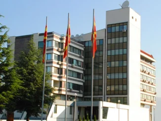 Σκόπια – Διαμαρτυρία των υπαλλήλων της AR (Μυστική Υπηρεσία): «Ο Μίτσκοσκι καταργεί τη Μυστική Υπηρεσία»