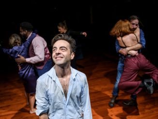 Νέες ημερομηνίες για το “FESTEN” σε σκηνοθεσία Οδυσσέα Παπασπηλιόπουλου στο Θέατρο ΑΛΜΑ
