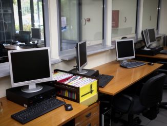 Υποχώρηση των θέσεων εργασίας στο δεκάμηνο