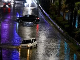 Η λυματο-πλημμύρα στην Λ. Ποσειδώνος απειλεί να τινάξει στον αέρα το Lamda-Hellinikon Project – Εμφανής και πάλι η αδυναμία του Επιτελικού Κράτους