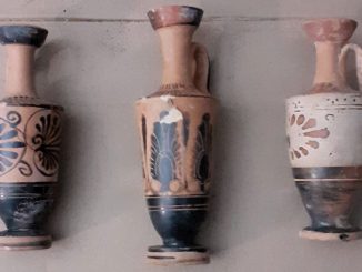 ΥΠΠΟ: «Θησαυρός» αρχαιοτήτων εντοπίστηκε σε κατάστημα στο κέντρο της Αθήνας
