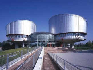 Βασίλης Χειρδάρης – Παναγιώτης Τσιμπούκης: Η Ελλάδα πλέον των καθυστερήσεων καταδικάζεται και για ελλείψεις παντελούς αιτιολογίας στις αποφάσεις της