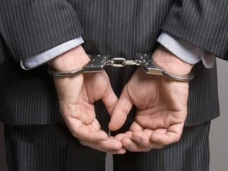 Συνελήφθη 72χρονος για κλοπή πορτοφολιού σε στάση λεωφορείου
