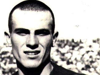 Μίμης Δομάζος: Ο πιτσιρίκος του συνοικισμού Κουντουριώτη στους Αμπελοκήπους