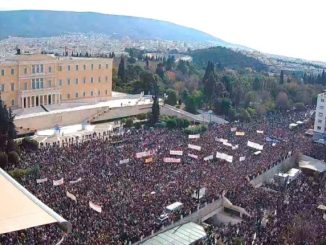 Συλλαλητήρια για την Τραγωδία Τεμπών: Στο ζενίθ η κοινωνική δυσαρέσκεια – Οι Έλληνες ζήτησαν “οξυγόνο”, η Κυβέρνηση έριξε χημικά