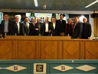 Ο Γιάννης Σγουρος βράβευσε το ΠΑΣΟΚ  το ορθόδοξο και έστειλε πολλαπλά μηνύματα