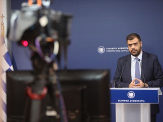 Live η ενημέρωση από τον κυβερνητικό εκπρόσωπο