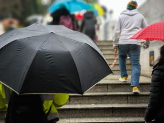 Τοπικές βροχές και μικρή άνοδος της θερμοκρασίας σήμερα