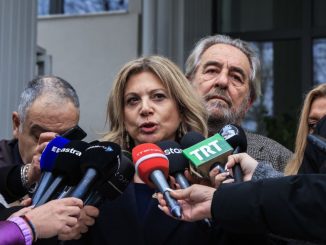 Έγκλημα Τεμπών: Μήνυση κατά του Εφέτη Ανακριτή για παραλείψεις κατέθεσαν συγγενείς των θυμάτων