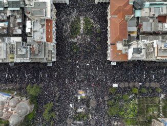Μαζική η συμμετοχή του κόσμου στο συλλαλητήριο για τα Τέμπη