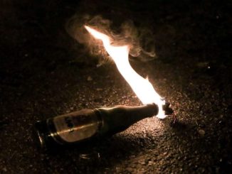 Επίθεση με μολότοφ εναντίον αστυνομικών στα Εξάρχεια – Δύο συλλήψεις