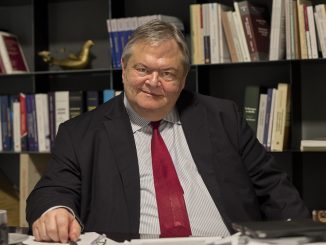 Ο Ευάγγελος Βενιζέλος με δήλωση του τονίζει πως μπορεί να ασκηθεί δίωξη και σε δεύτερο Υπουργό μετά τον Τριαντόπουλο