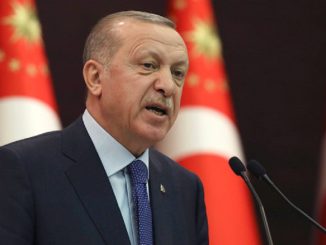 Politico: Ο Ερντογάν εκμεταλλεύεται τις γεωπολιτικές εξελίξεις για να τελειώσει μια και καλή με την αντιπολίτευση