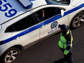 Άνδρας προσπάθησε να αρπάξει τρία παιδιά με το αυτοκίνητο του στο Πετροχώρι Θέρμου
