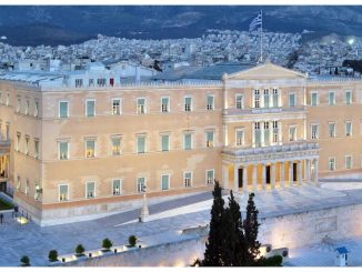 ΠΛΕΥΣΗ ΕΛΕΥΘΕΡΙΑΣ- ΚΑΣΣΕΛΑΚΗΣ- ΒΑΡΟΥΦΑΚΗΣ   ΣΕ ΤΡΟΧΙΑ ΣΥΜΠΟΡΕΥΣΗΣ ;