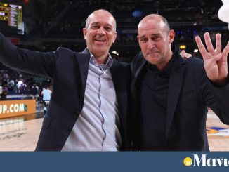 Οι Αγγελόπουλοι αποθεώθηκαν από τον κόσμο του Ολυμπιακού στο Άμπου Ντάμπι (video)