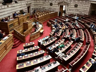 Στα μαλακά – Παράβαση καθήκοντος το προς διερεύνηση αδίκημα Καραμανλή στην πρόταση προανακριτικής της ΝΔ