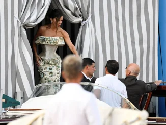Η Λόρεν Σάντσεζ με Schiaparelli στη Βενετία λίγες ώρες πριν από το γάμο της με τον Τζεφ Μπέζος