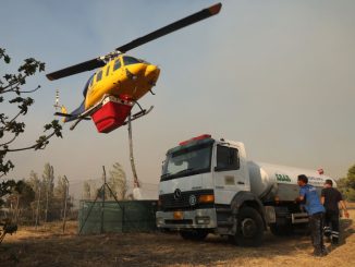 Φωτιά σε χαμηλή βλάστηση στην Ανάβυσσο – Σηκώθηκαν εναέρια μέσα