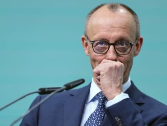 Μερτς: Οι απορρίψεις αιτούντων άσυλο στα σύνορα θα συνεχιστούν παρά τη δικαστική απόφαση – Αντιδράσεις από πολιτικούς και νομικούς κύκλους
