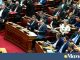 Αντιπολιτευτικά πυροτεχνήματα με προανακριτικές: η κυριαρχία Μητσοτάκη και ο πανικός
