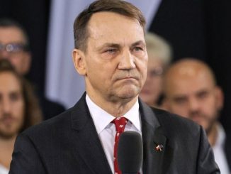 Πολωνία: Μια ” νέα κούρσα εξοπλισμών” θα μπορούσε να επιταχύνει την πτώση του Πούτιν