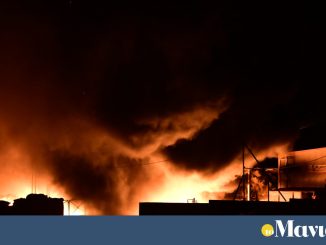 Φωτιά σε εργοστάσιο στα Μέγαρα: Αποπνικτική η ατμόσφαιρα – Μήνυμα του 112 «κλείστε πόρτες και παράθυρα»  (video)