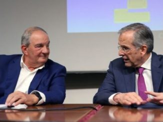«Πίεση» σε Σαμαρά-Καραμανλή για την ίδρυση κόμματος