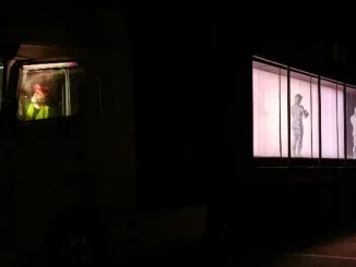 Το Μπαλέτο της Λυρικής ταξιδεύει στην Ελλάδα με μια απρόσμενη παράσταση χορού μέσα σε ένα φουτουριστικό φορτηγό