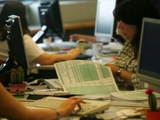 Η ΜΕΓΑΛΗ ΠΛΗΓΗ ΓΙΑ ΜΕΣΑΙΑ ΤΑΞΗ ΚΑΙ ΕΠΙΧΕΙΡΗΣΕΙΣ