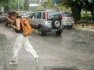 Γενικά αίθριος θα είναι ο καιρός σήμερα Παρασκευή (29/08) στη χώρα, με τους ανέμους στα δυτικά να είναι μεταβλητοί πρόσκαιρα δυτικοί 3 με 4 μποφόρ και στα ανατολικά να πνέουν από βόρειες διευθύνσεις 4 με 5 και στο Αιγαίο 6 πρόσκαιρα τοπικά 7 μποφόρ με γρήγορη εξασθένηση.