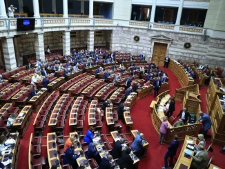Η ιατρός Στέλλα Αραμπατζή θα πάρει τη θέση στη Βουλή του εκλιπόντος Απόστολου Βεσυρόπουλου