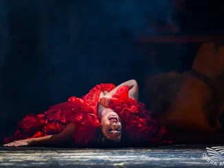 Οι σολίστ του συγκροτήματος Barcelona Flamenco Ballet παρουσιάζουν μια σύγχρονη Carmen