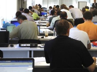 ΚΙΝΗΤΡΑ ΣΤΟΥΣ ΔΗΜΟΣΙΟΥΣ ΥΠΑΛΛΗΛΟΥΣ ΓΙΑ ΝΑ ΑΠΟΡΡΟΦΗΘΟΥΝ ΤΑ ΧΡΗΜΑΤΑ ΤΟΥ ΤΑΜΕΙΟΥ ΑΝΑΚΑΜΨΗΣ