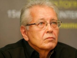 Έφυγε από τη ζωή ο δημοσιογράφος Δημήτρης Κωνσταντάρας σε ηλικία 79 ετών. Ο Δημήτρης Κωνσταντάρας ήταν δημοσιογράφος, πολιτικός, συγγραφέας και παραγωγός της τηλεόρασης και του ραδιοφώνου.