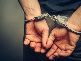 Στη σύλληψη 48χρονου προχώρησαν οι αρμόδιες αρχές για πυρκαγιά που προκλήθηκε σε αύλειο χώρο οικίας στη Ρόδο.
