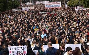 Η εικόνα της κοινωνίας προμηνύει για φθινόπωρο έντασης