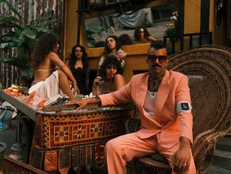 Οι Kadebostany καταλαμβάνουν τη σκηνή του Fuzz Club