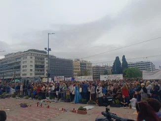 Τέμπη: Πλήθος κόσμου στις συγκεντρώσεις αλληλεγγύης για τον Πάνο Ρούτσι