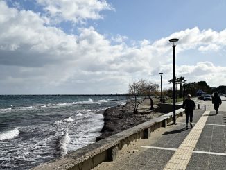 Καιρός: Σχεδόν αίθριος με συννεφιά και τοπικές βροχές – Μικρή άνοδος της θερμοκρασίας